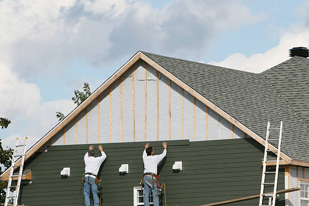Professional Siding Contractor technician working in Hazlet, NJ